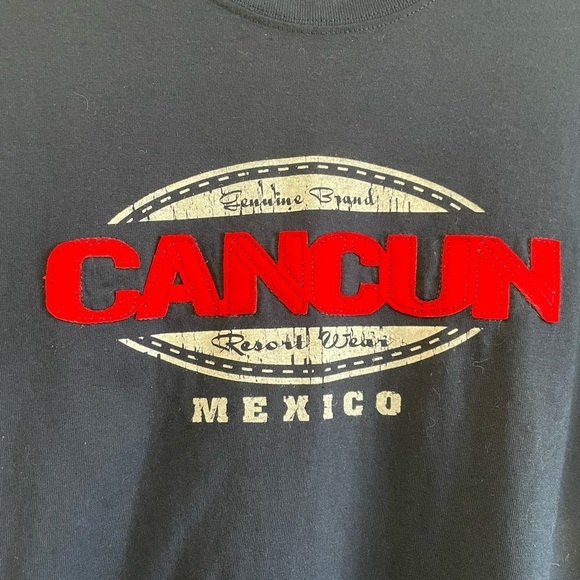 BNWOT Navy Blue & Vibrant Red Cancun Graphic T Shirt - Picture 2 of 4